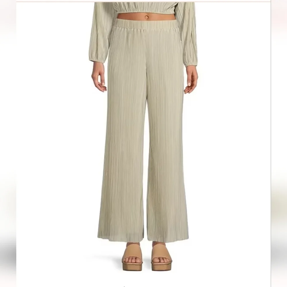 Gianni Bini Joni Plisse Elastic Waistband Coordinating Pants - Picture 2 of 14